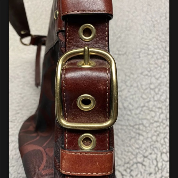 Beautiful, gently used Coach bag. Such an amazing color for fall! 🍁🍂 - Picture 6 of 8